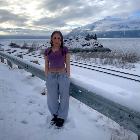 Meet your Posher, Arianna - Picture 3 of 6